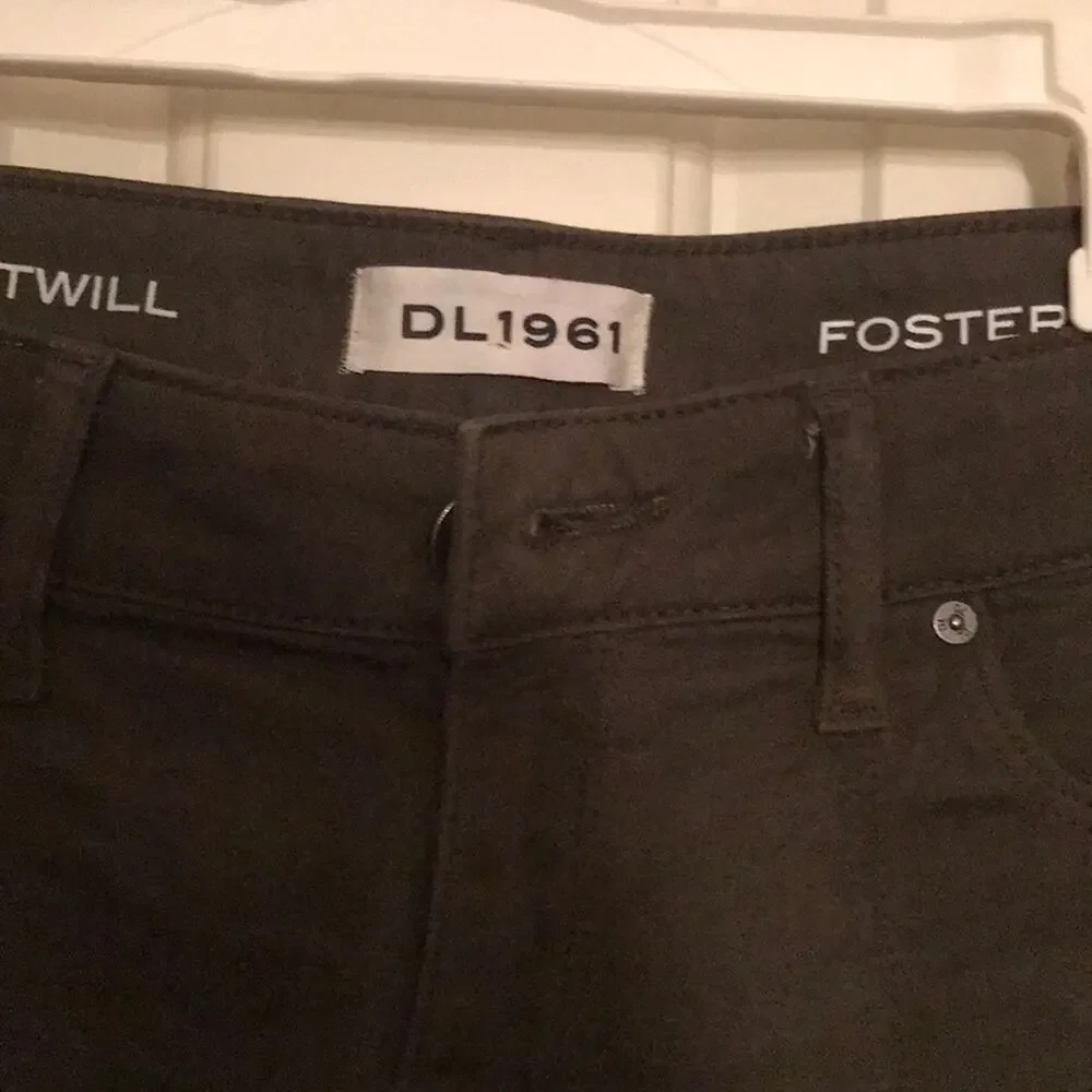 DL1961 foster relaxed short fennel size 25
